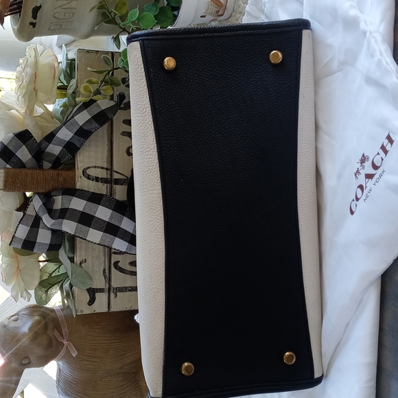 COACH COLOR BLOCK 30 TOTE WITH SATIN DUSTBAG - Picture 6 of 16